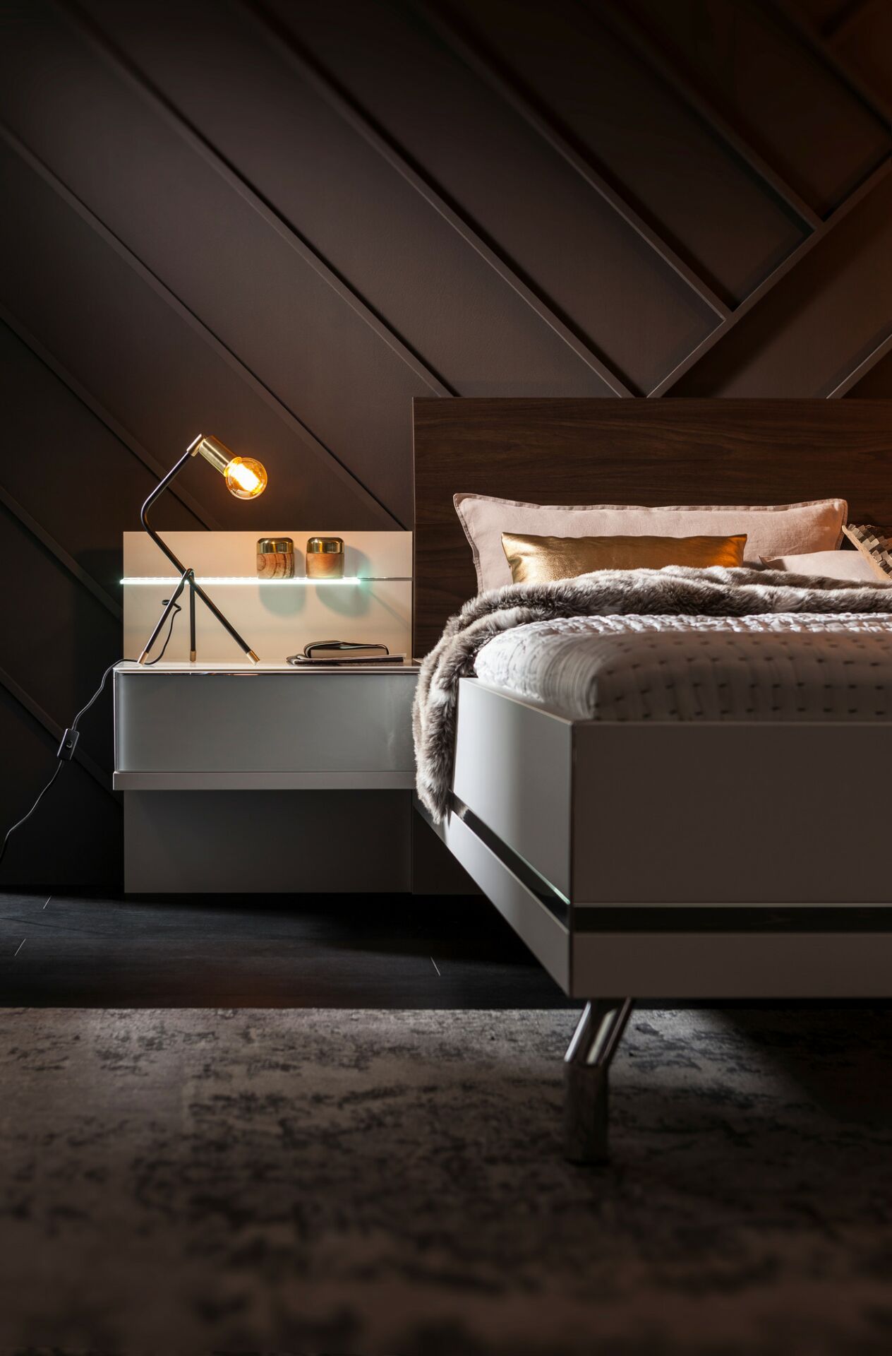 Nolte Concept Me bed incl. nachtkastje bruin/wit bij Verdouw Wonen & Slapen in Nunspeet